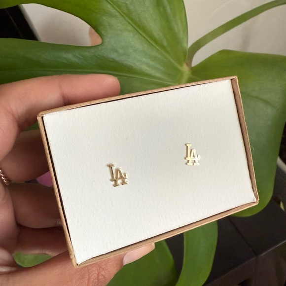 ✨NEW✨ SINGLE PIECE - LA Dodgers 14K Sold Gold Stud - Picture 5 of 5